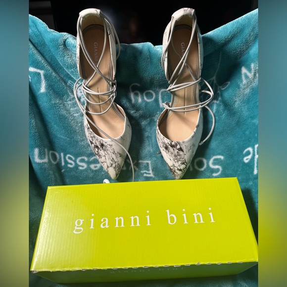 PREVIOUSLY WORN Gianni Bini Marble Edda Women's High Heels w/Lace up Detail - Picture 3 of 11